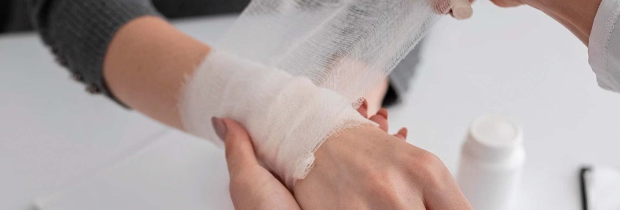Перевязка раны — профессиональный уход после операции и травмы